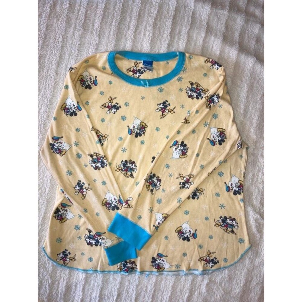 2004 Vintage Mickey Mouse Disney shirt